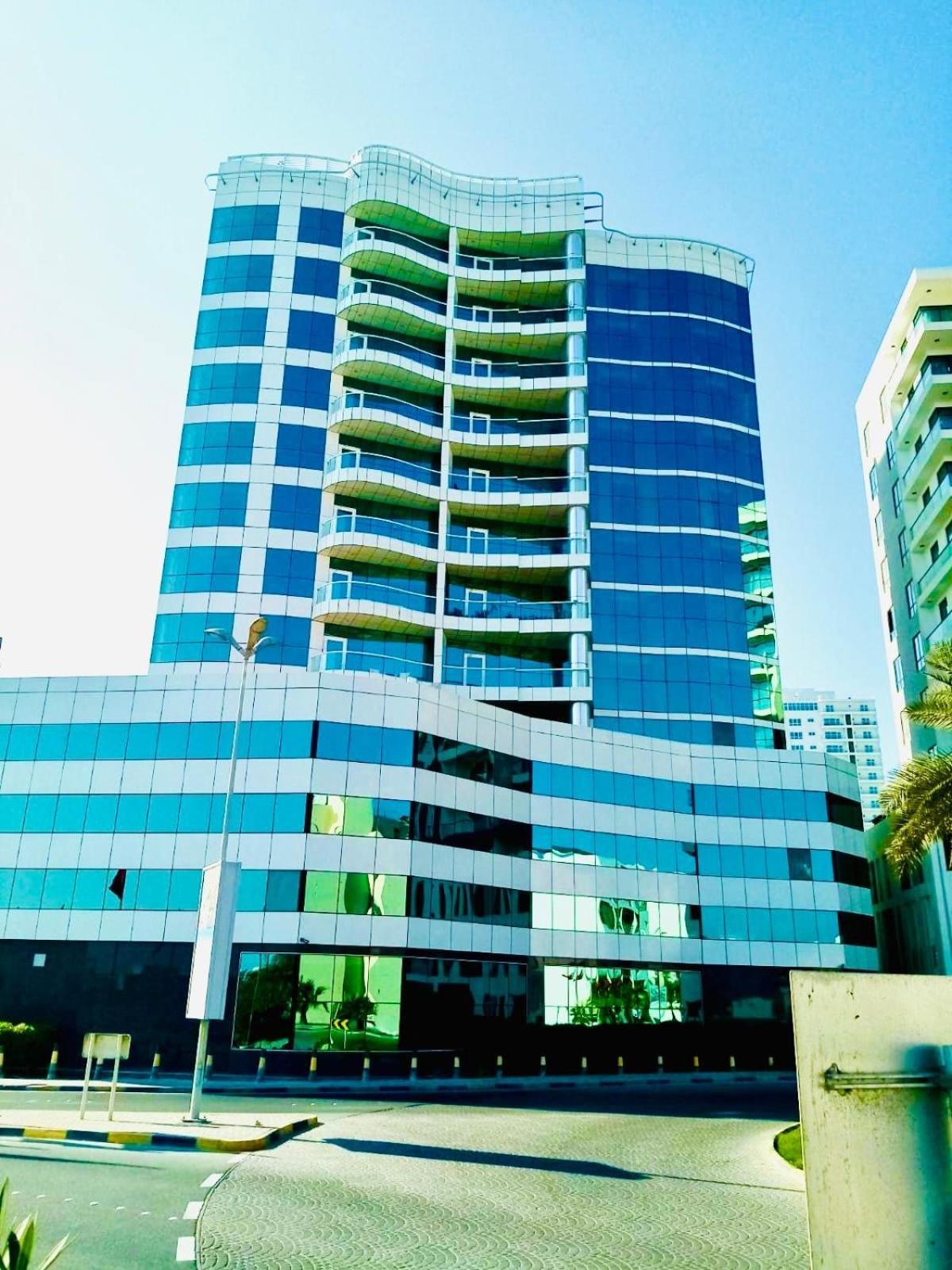 Saxophone Suites Muharraq Buitenkant foto